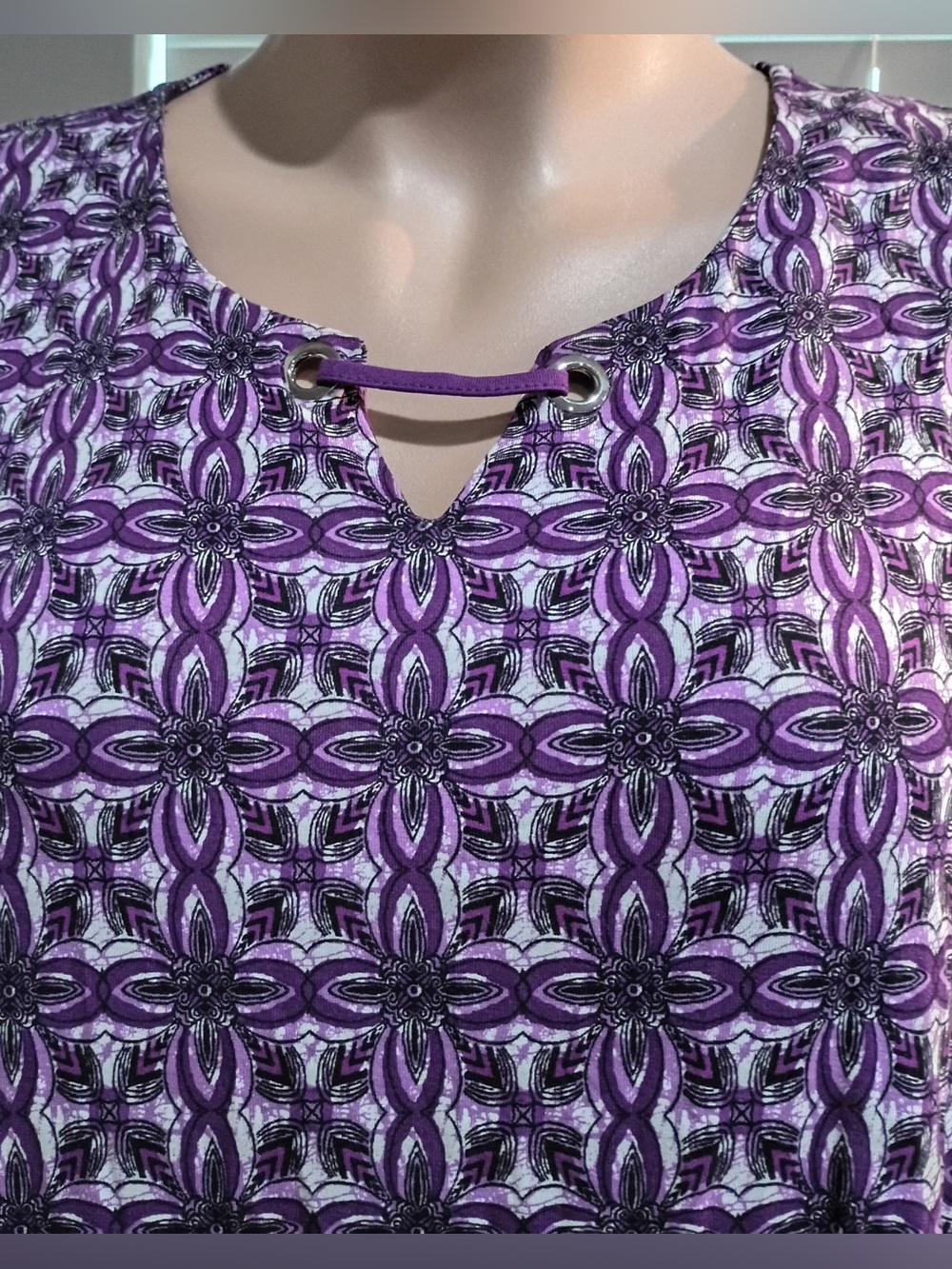 Catherines Women’s 3X Sleeveless Top - Picture 2 of 5